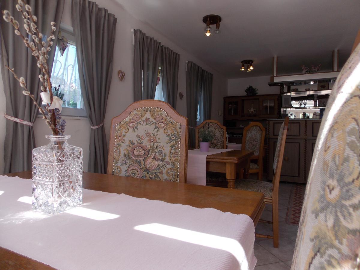 Eden Villa Apartmanhaz 블로톤퓌레드 외부 사진