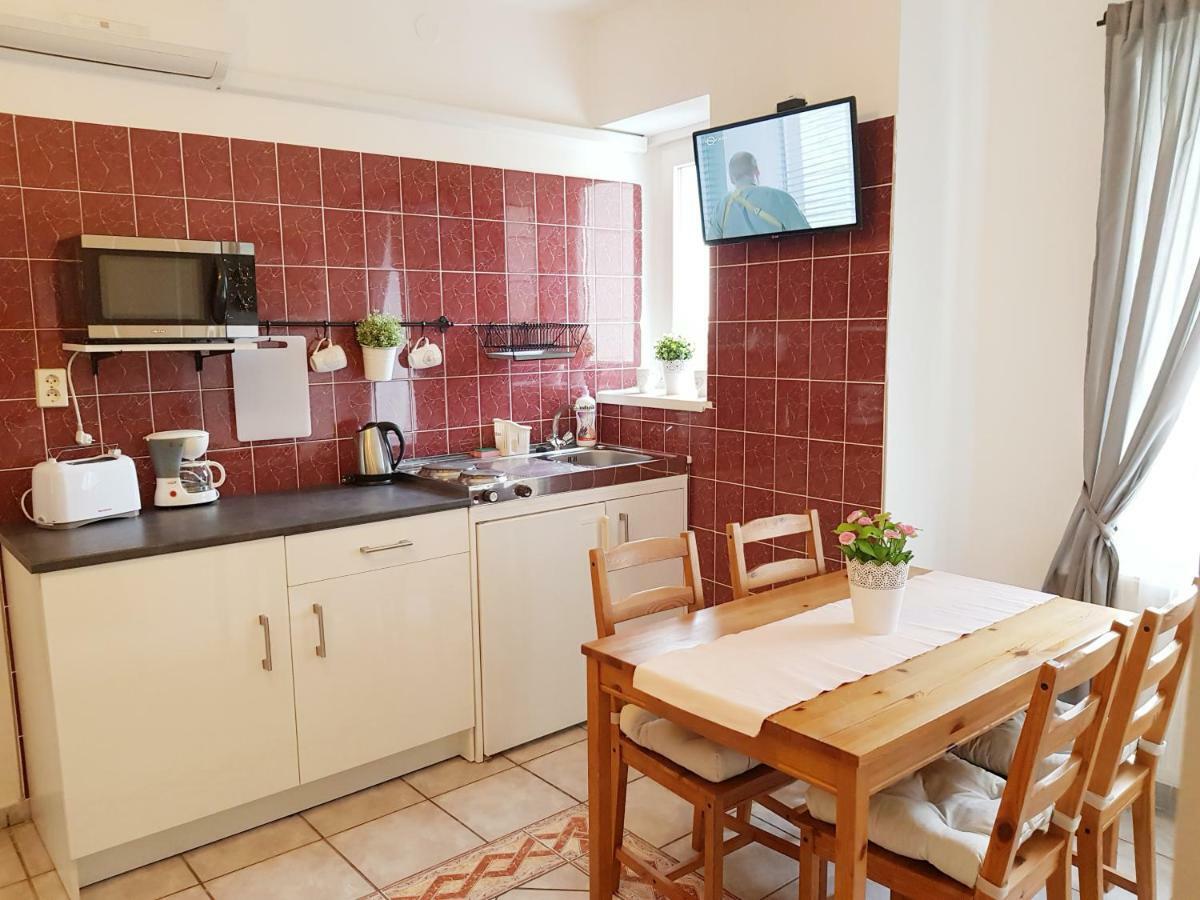 Eden Villa Apartmanhaz 블로톤퓌레드 외부 사진